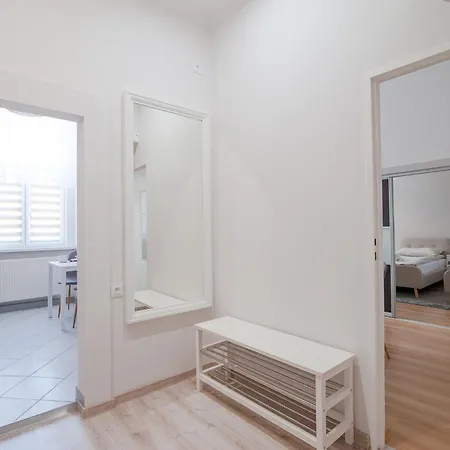 公寓 Emilia 格涅兹诺